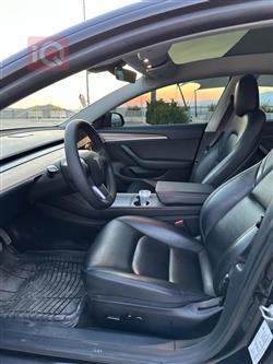 تێسلا مۆدێل 3